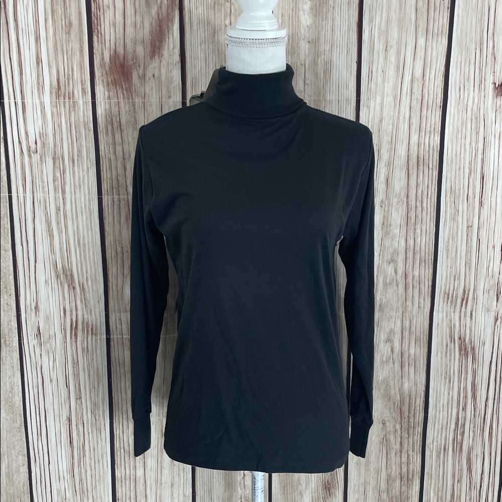 *Jade Elegant Black Long Sleeve Top